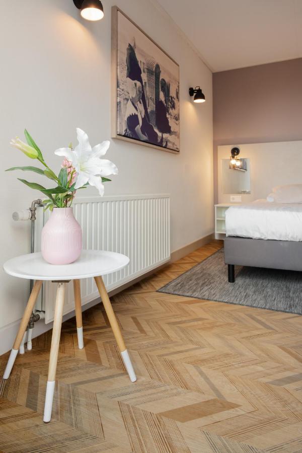 Hotel In Den Brouwery Dombourg Extérieur photo