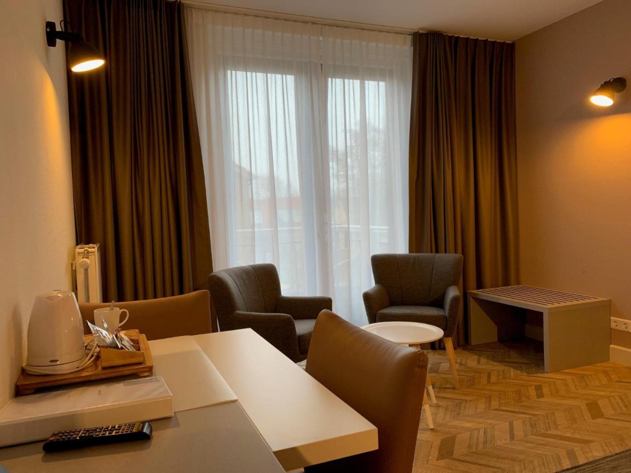 Hotel In Den Brouwery Dombourg Extérieur photo